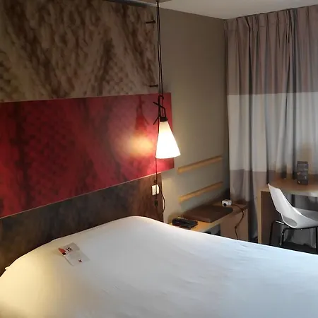 ホテル Ibis Aeroport Bale Mulhouse サン・ルイ